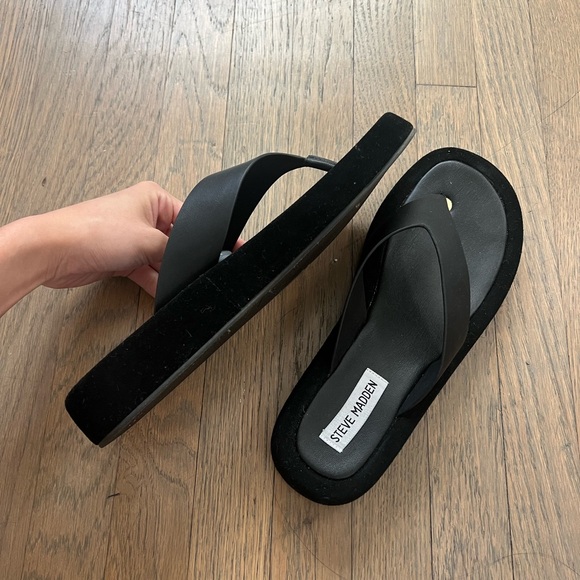 Steve Madden Kylen Thong Platform Sandals - Picture 4 of 6